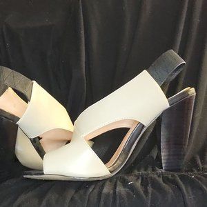 Open Box - le chateau - ivory leather triangle shaped heel - size 6.5